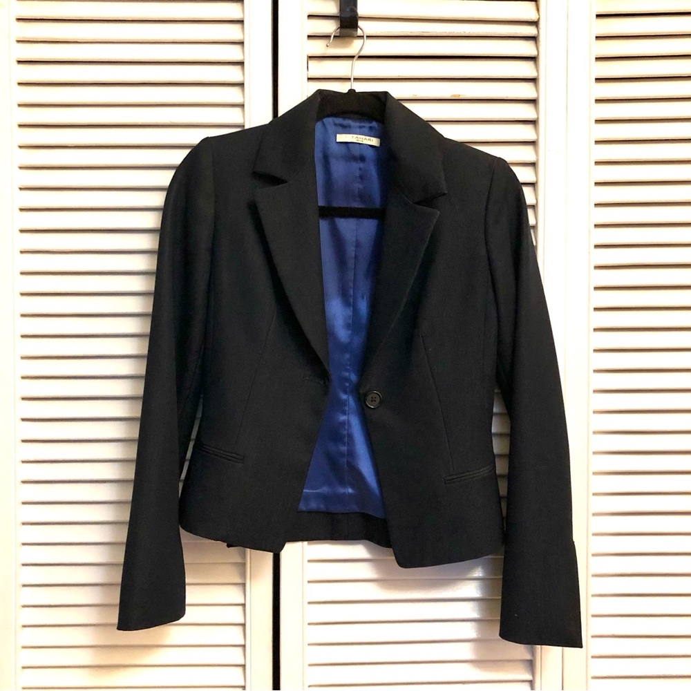 T TAHARI 0P navy blazer
